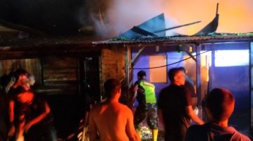 Kebakaran Hebat Ludeskan Enam Unit Rumah di Desa Ngkeran, Warga Terbangun oleh Jeritan dan Kobaran Api