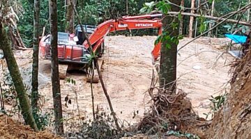 Eksplorasi Bukan Alasan Bawa Alat Berat! PT GMR Didesak Hentikan Aktivitas Tambang di Kawasan Hutan Lindung
